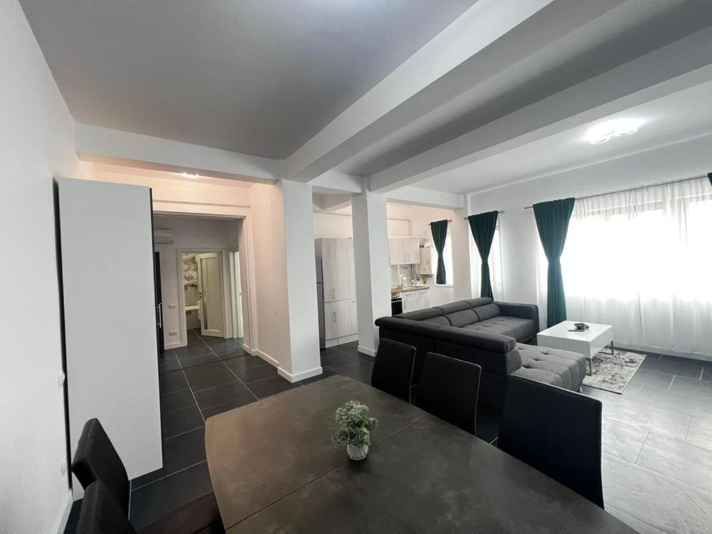 Luxury Cozy Apartments Suceava Ngoại thất bức ảnh
