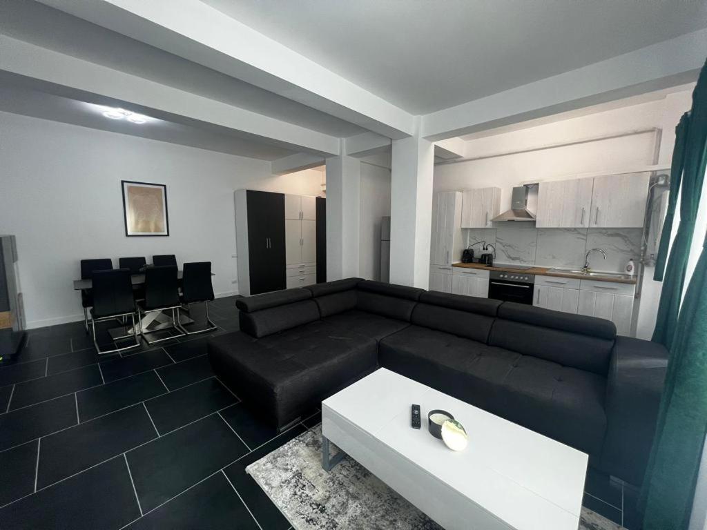 Luxury Cozy Apartments Suceava Ngoại thất bức ảnh