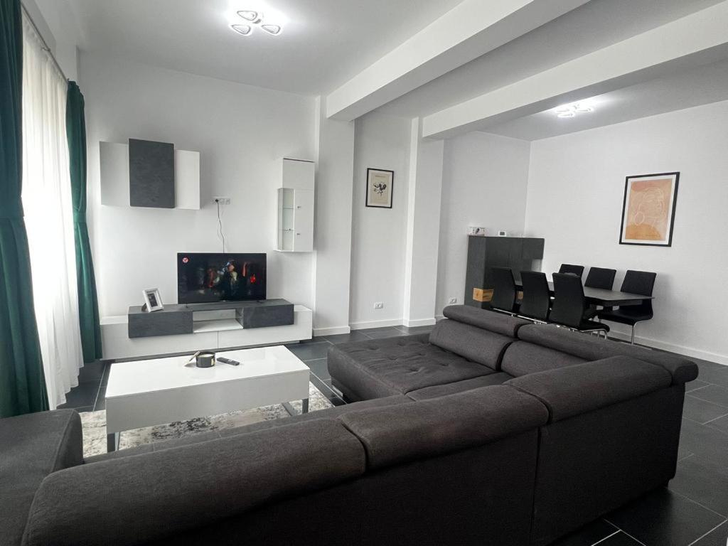 Luxury Cozy Apartments Suceava Ngoại thất bức ảnh