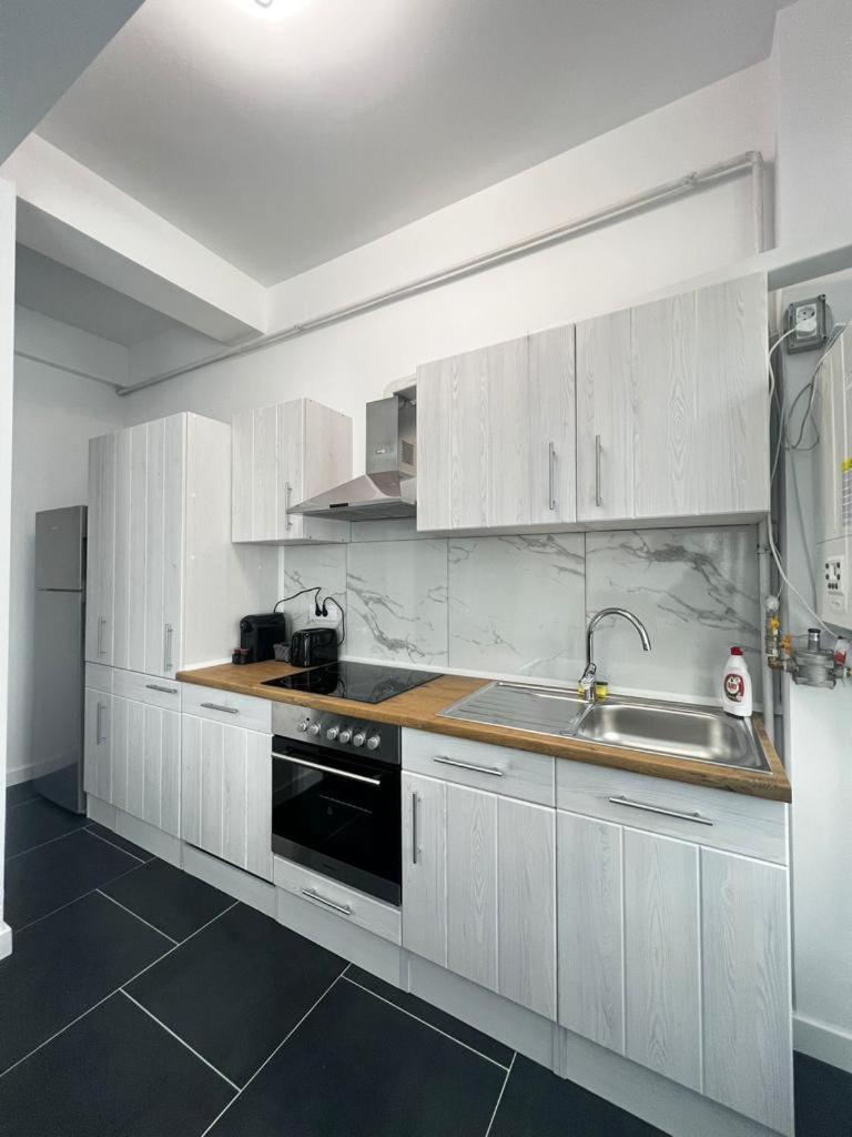 Luxury Cozy Apartments Suceava Ngoại thất bức ảnh